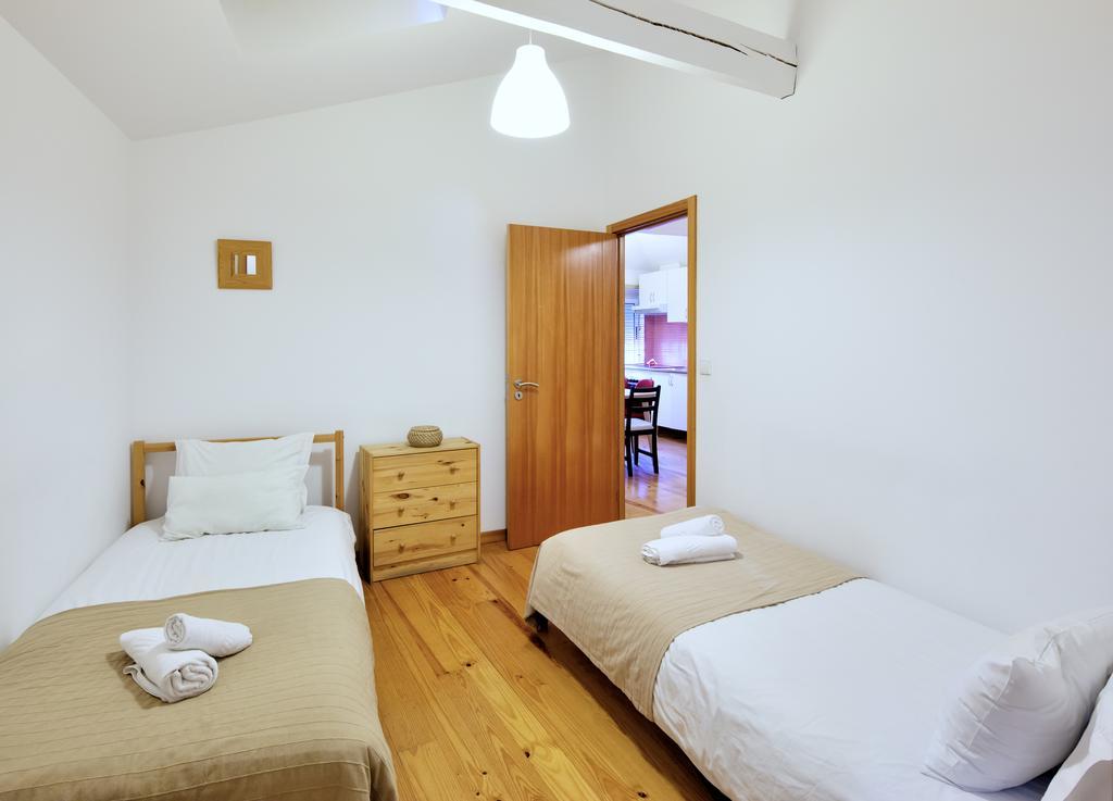 Aparthotel Oporto Entreparedes Екстер'єр фото